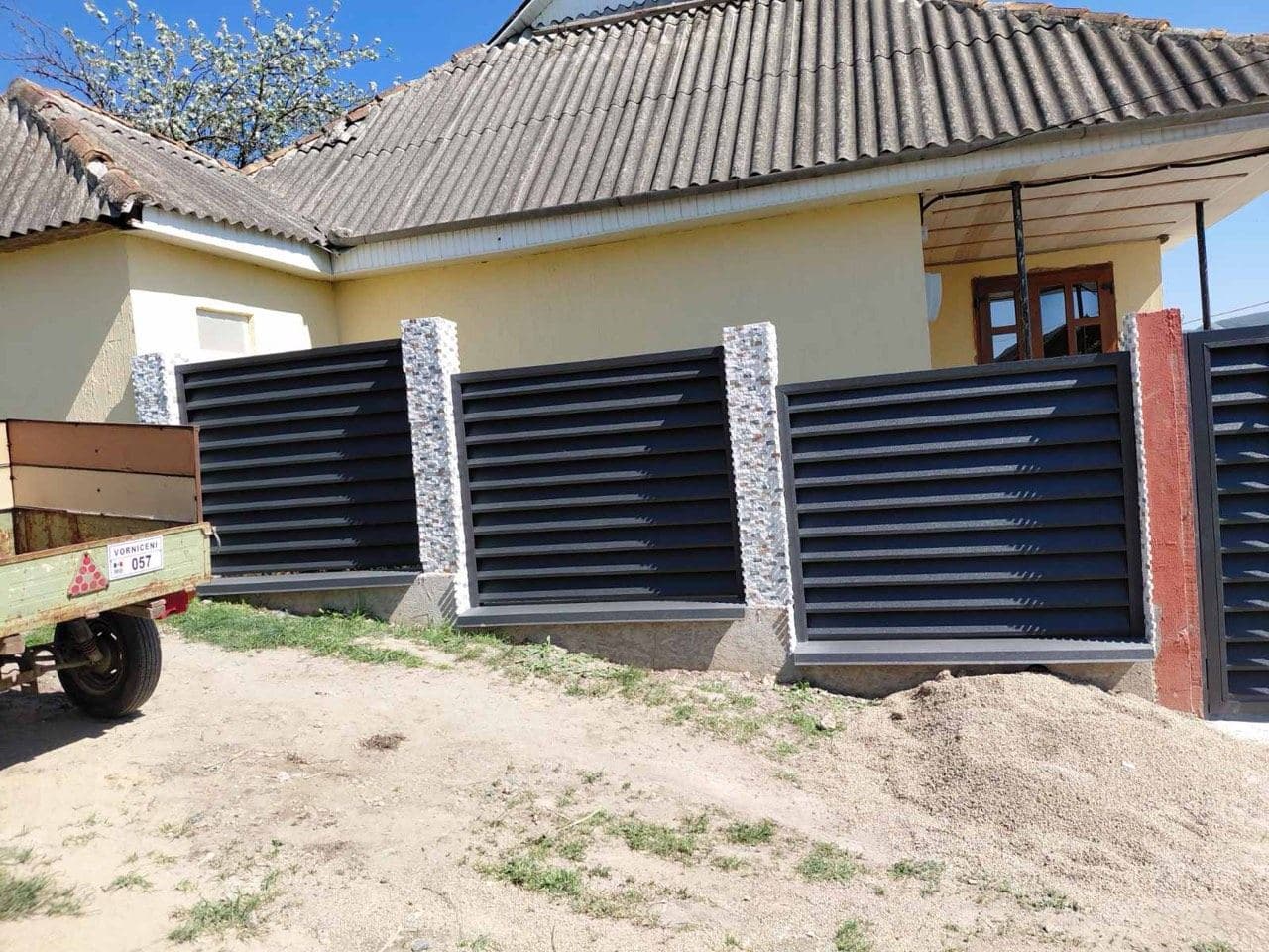 Reședință contemporană — gard IL12, Chișinău, sect. Buiucani