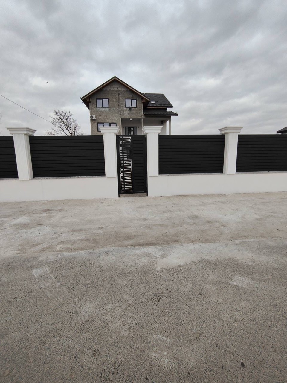 Curte minimalistă - 3